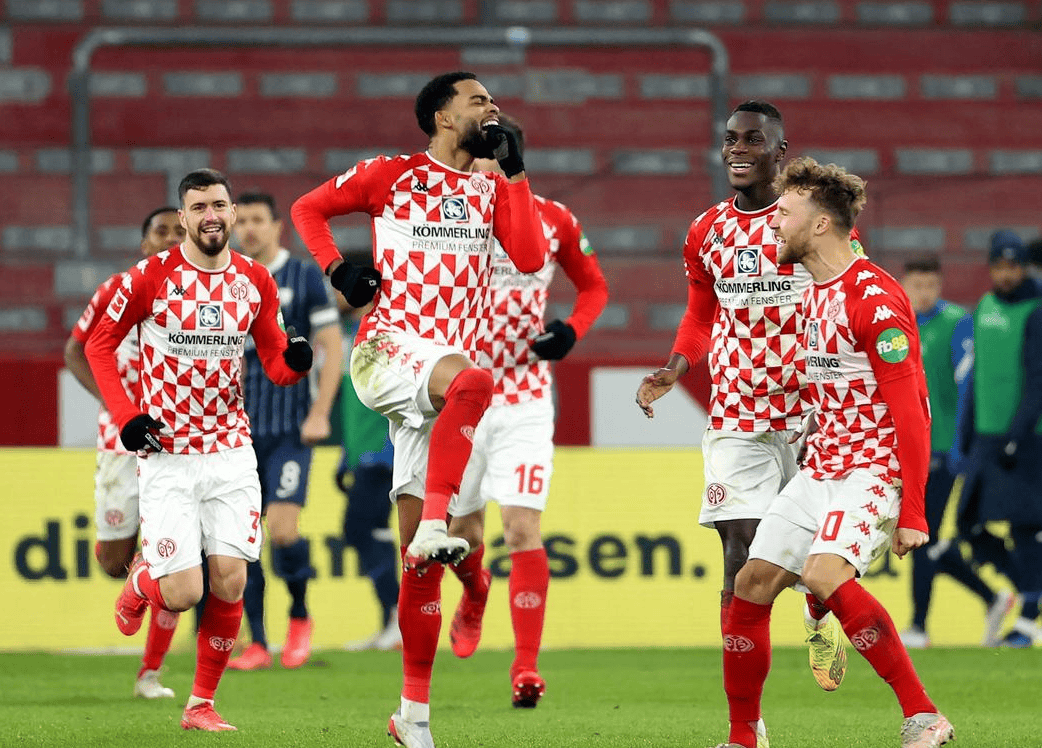 足总杯倒计时，门兴格拉德巴赫加时末段战术微调，细节引发关注，赛场秩序良好，年轻球员得到机会的简单介绍APP下载