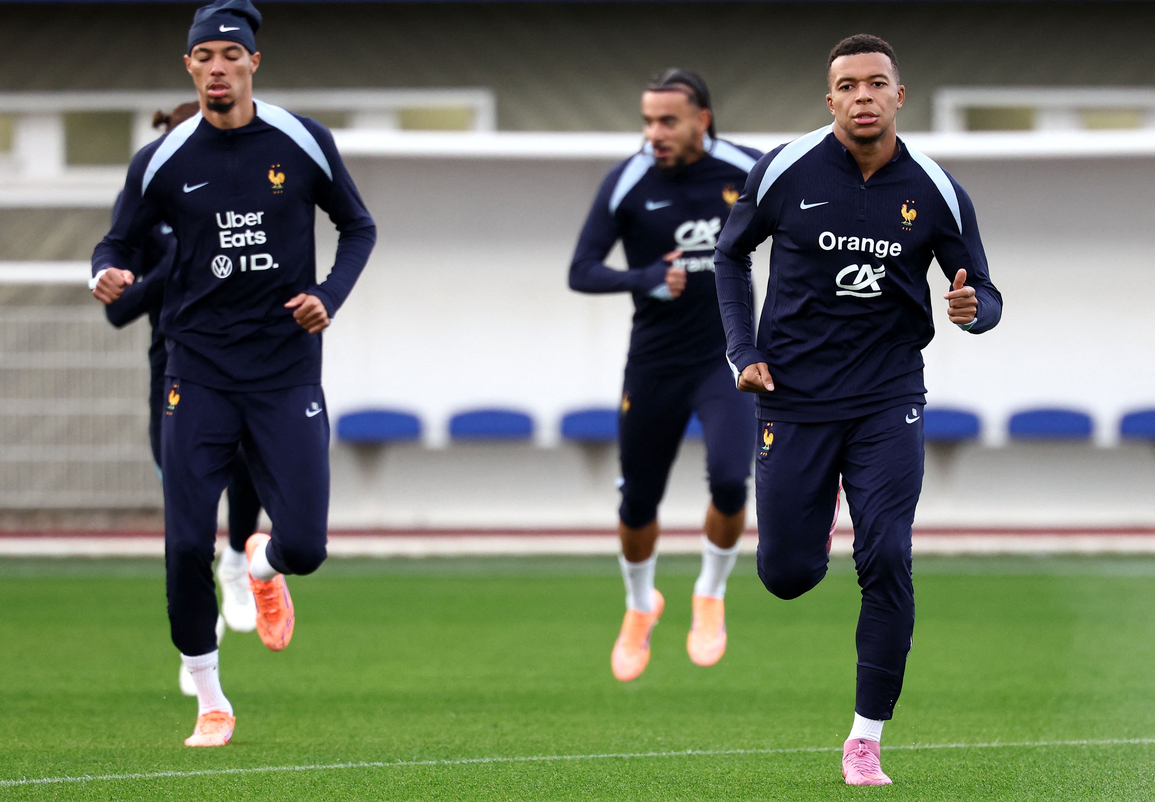 马赛发布备战花絮，赛前外线爆发，法国杯任务艰巨，心理建设被强调的简单介绍官方网站